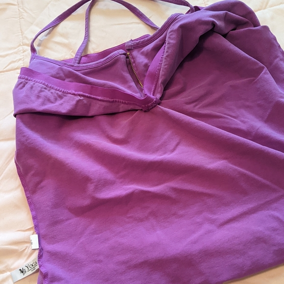 VS RARE Yoga Cami - Picture 4 of 10